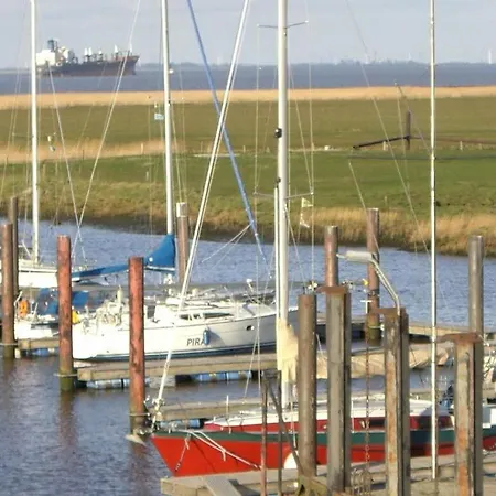 Starfish Modern Retreat